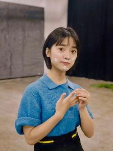 摆烂吃瓜娱乐圈文女主是谁,从吃瓜小白到顶级流量